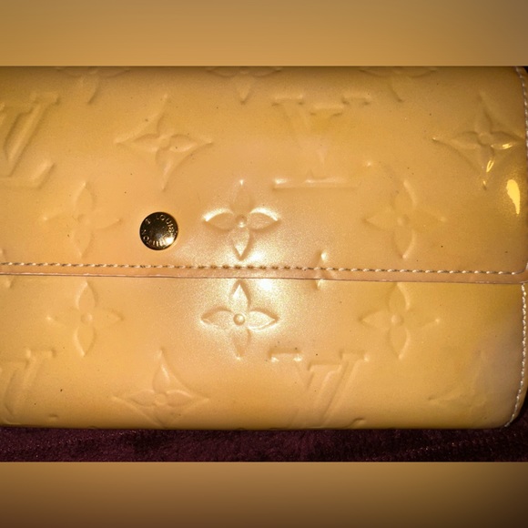 Louis Vuitton Yellow Vernis Wallet - Picture 4 of 16